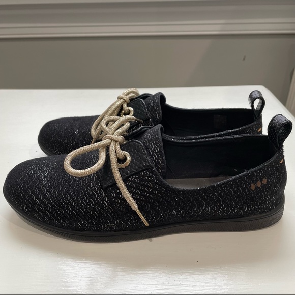 Armistice Metallic Gold & Black Shoes from France - Picture 3 of 6